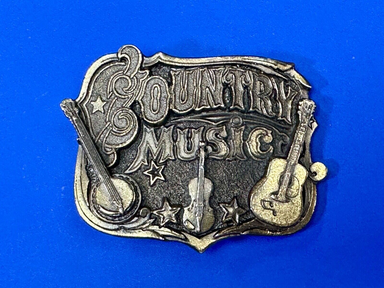 1982 COUNTRY MUSIC MUSICIAN BELT BUCKLE - THE GREAT AMERICAN BUCKLES