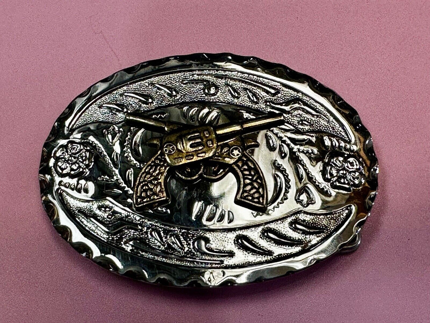 Two Gun Revolver Pistol Western Silver Tone Oval Vintage Cowboys Belt Buckle