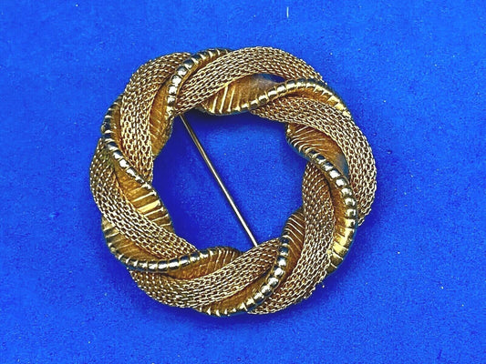 Vintage Gold Tone Twisted Braided Wreath Brooch Pin