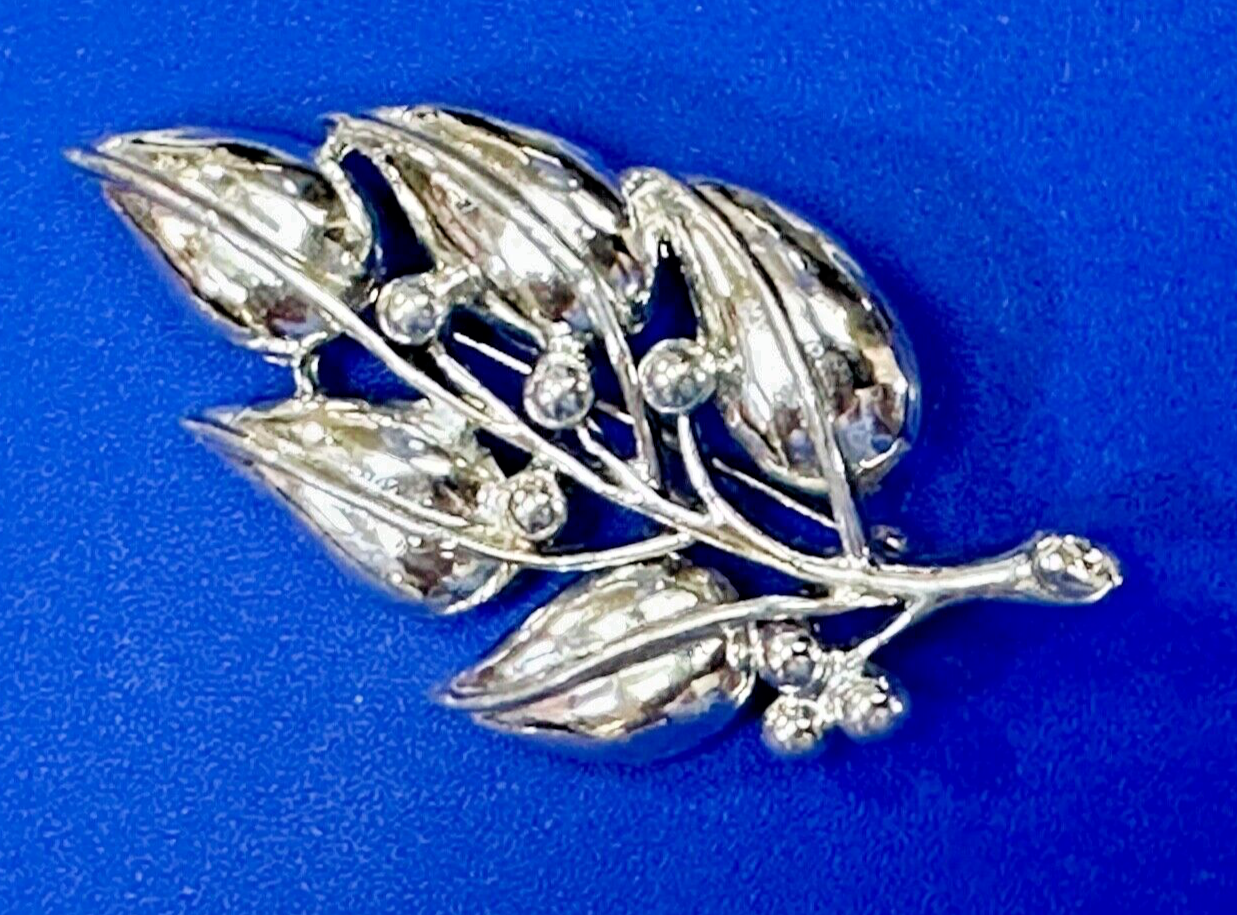 5 Leaf Stem Twig vintage Sarah Coventry signed silver tone brooch pin