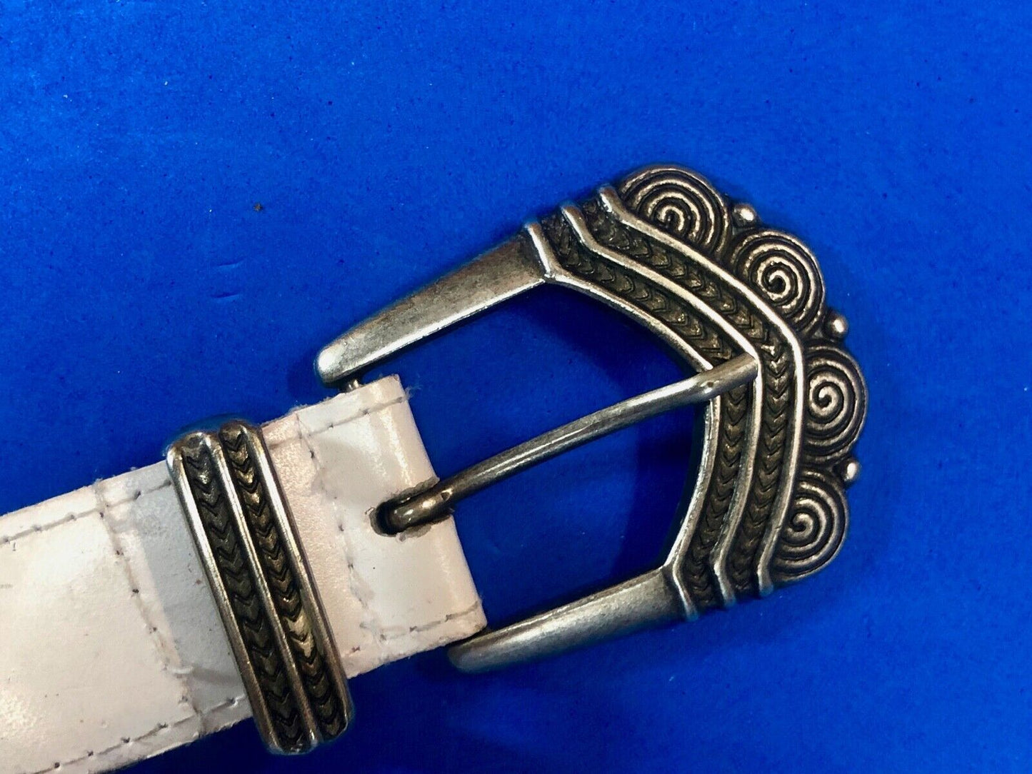 Victorian or gothic silver tone?  Dress Simple metal 2 piece Belt Buckle 