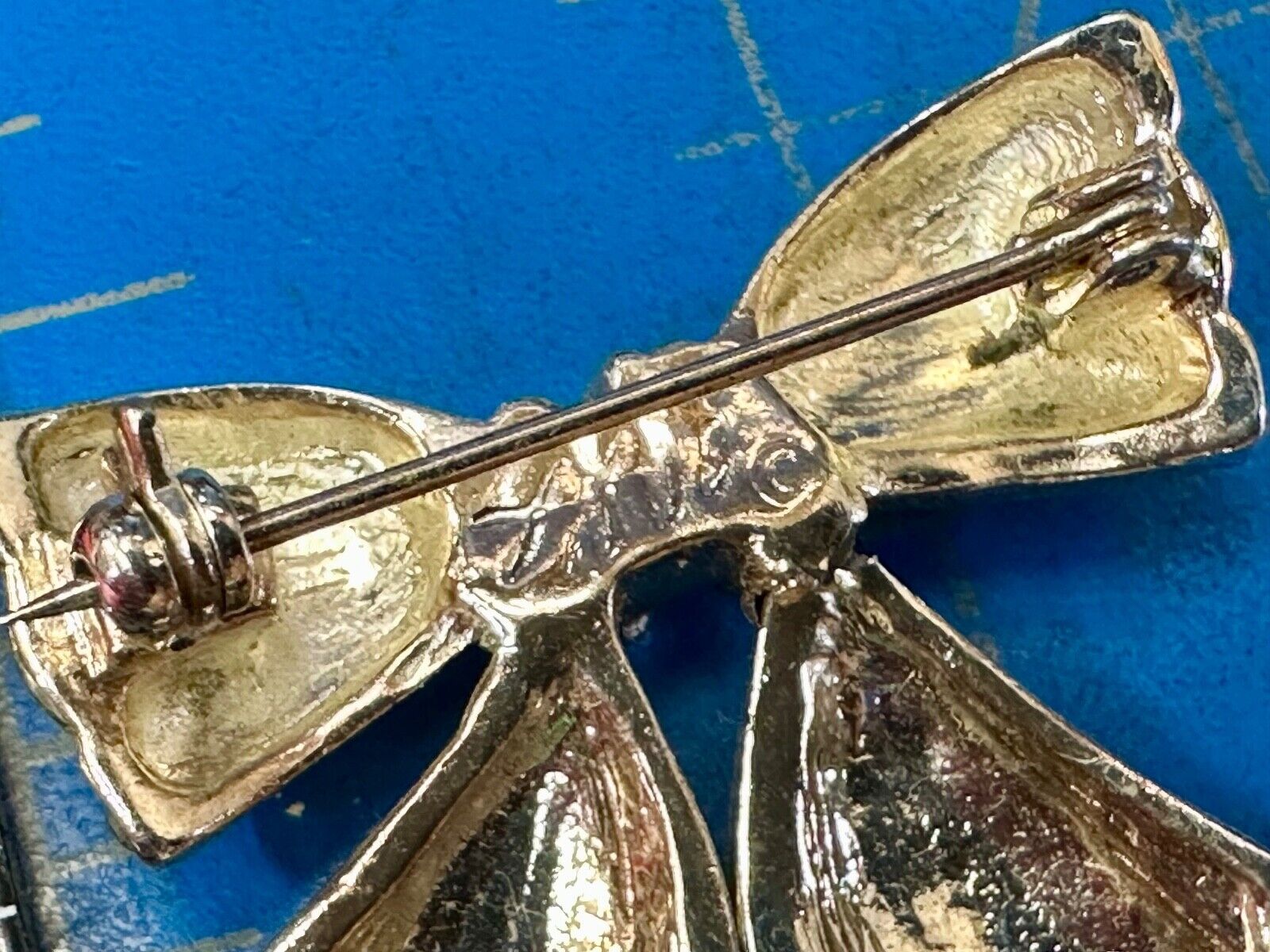 AAI Signed Vintage Brooch Pin 1.5” Bow Crystal Rhinestones Silver Tone