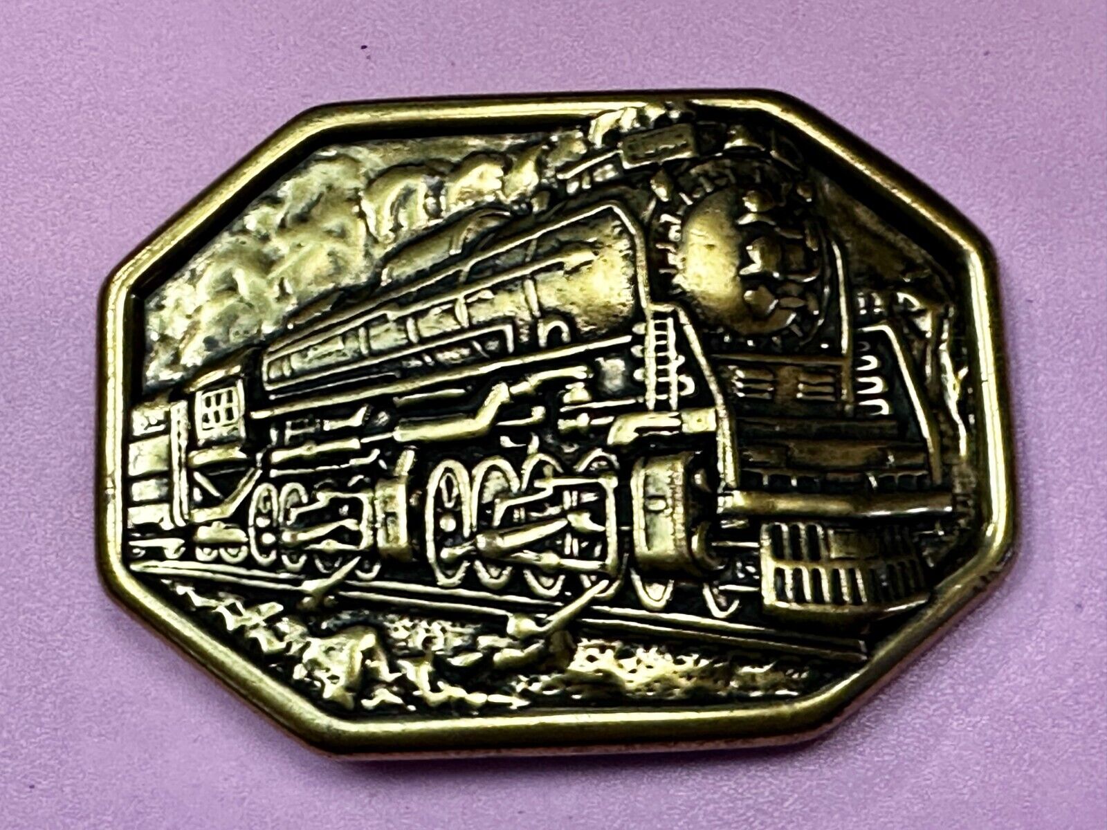 Train Rail Road Collectors Vtg. Avon Brand Brass Tone Steam Engine Belt Buckle