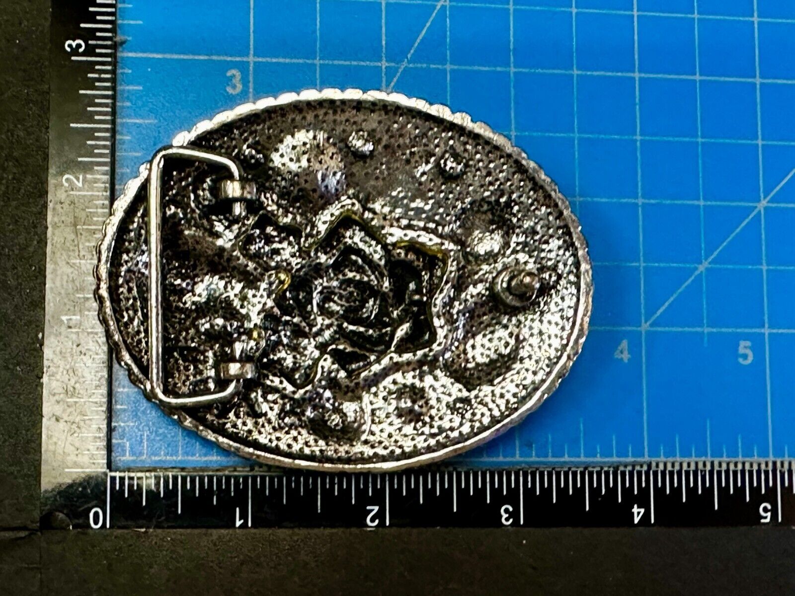 Unique Rose Flower With Rhinestone Accents And Boarder Beautiful Belt Buckle