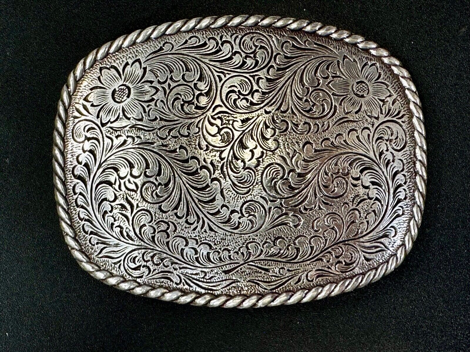 Beautiful Flower Leaf Swirl Floral Theme Silver Tone Belt Buckle -Nocona Buckles