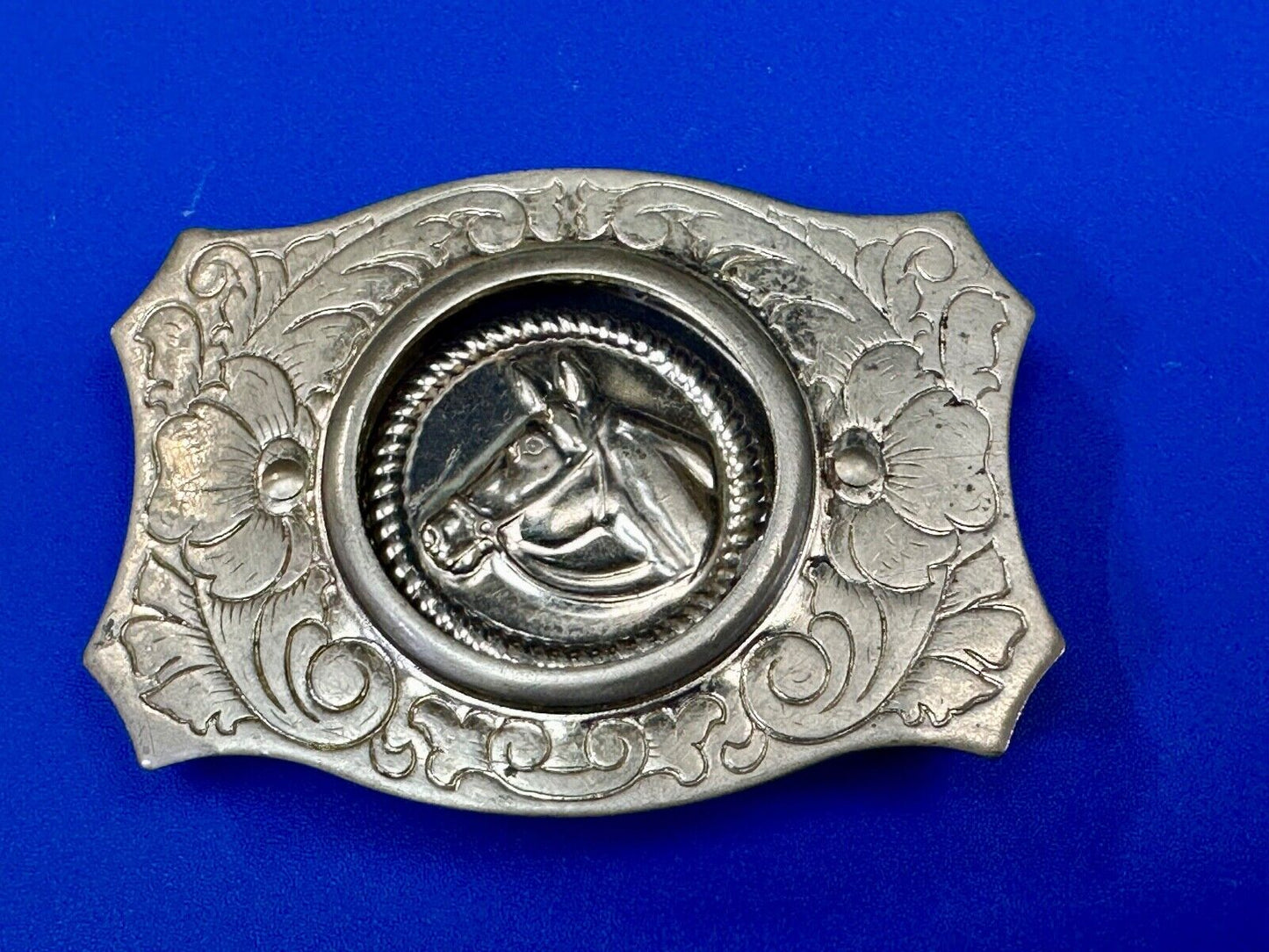vintage Horse head - Moving Round Blank Coin Style Centerpiece belt buckle
