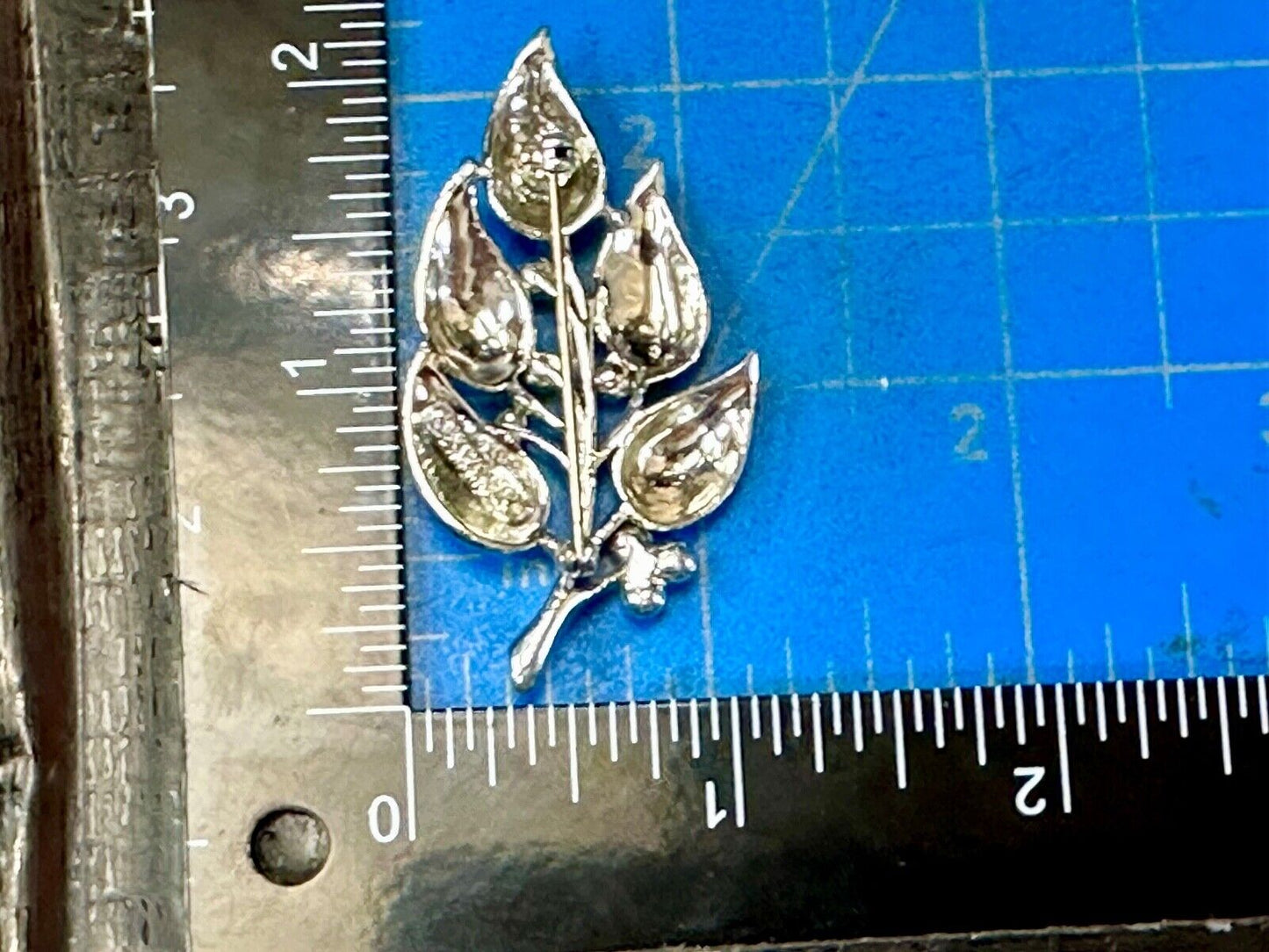 5 Leaf Stem Twig vintage Sarah Coventry signed silver tone brooch pin