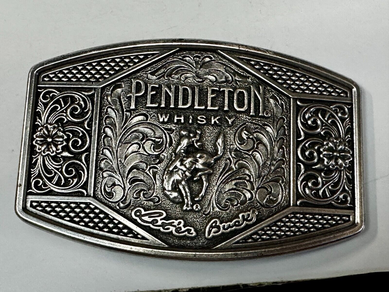 2022 Pendleton whiskey Let'er Buck Rodeo Cowboy Montana Silversmiths Belt Buckle