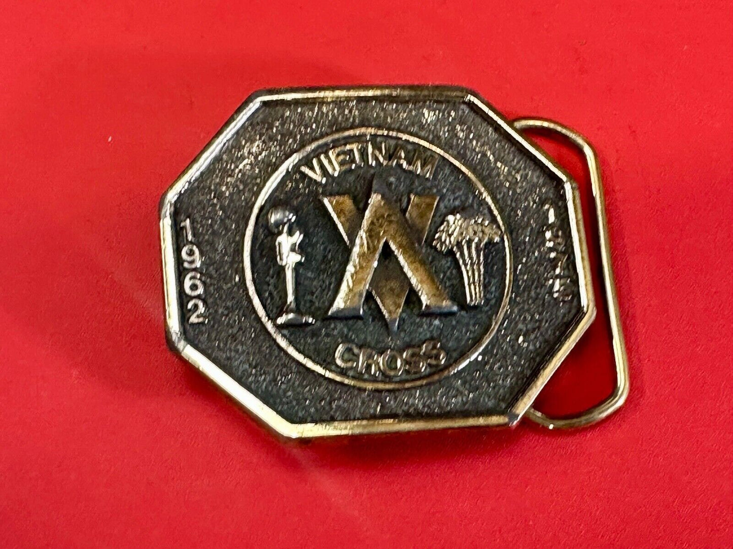 Vietnam Cross of Gallantry award 1962 - 1975 The Great American belt buckle Co