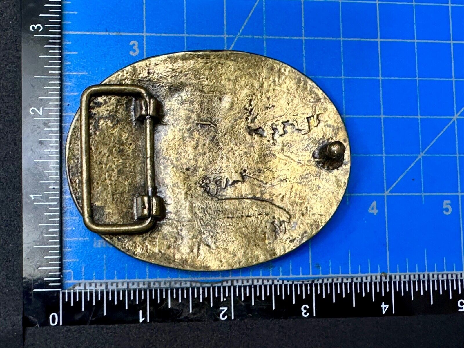 Unique Shades of Red - Mixed Materials oval outlined Belt Buckle