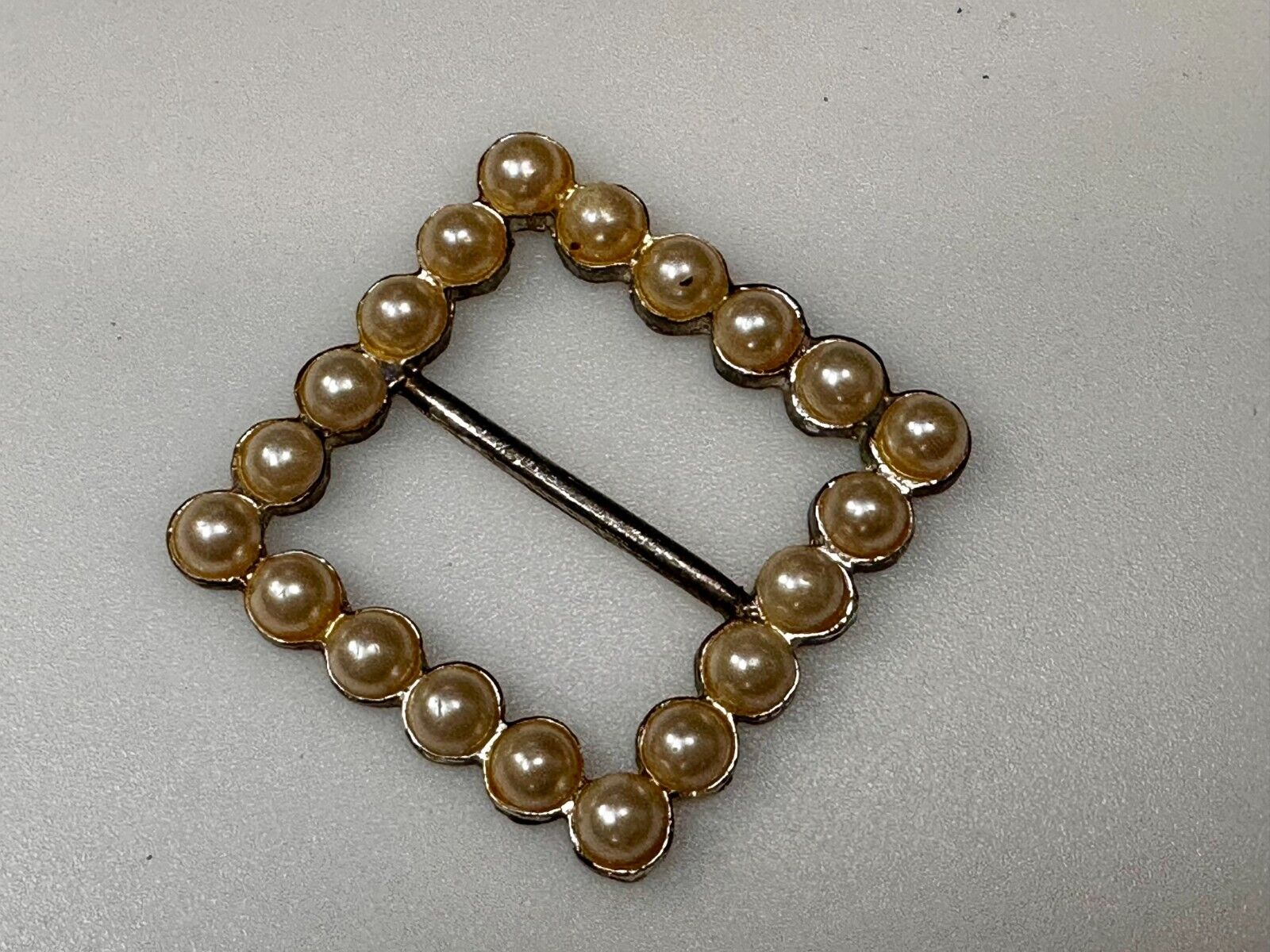 Vintage Faux Pearls Rectangular Gold Tone Plastic Belt Scarf Clip Slide Buckle