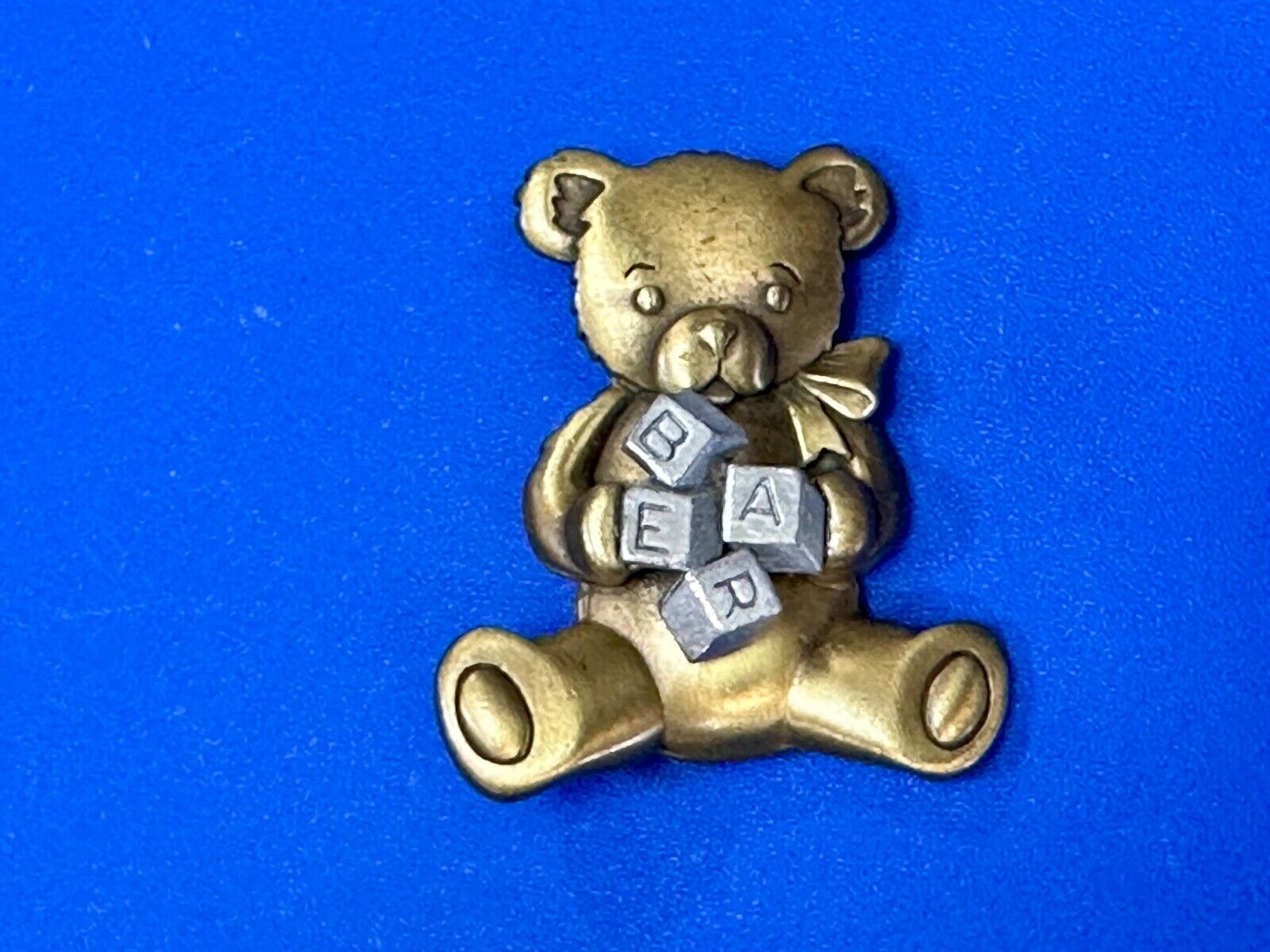Adorable Two tone Teddy Bear with blocks JJ Signed vintage brooch pin