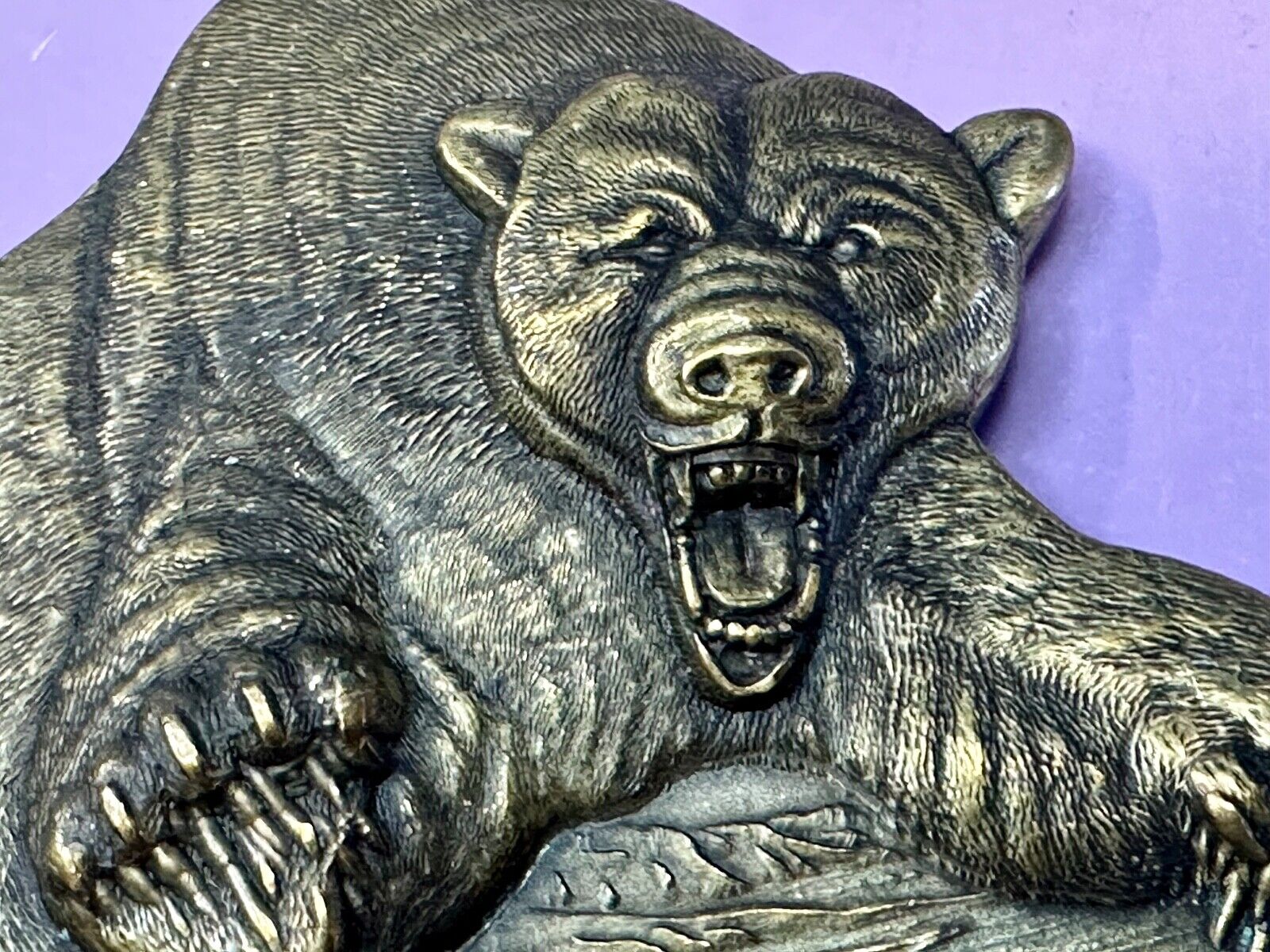 Attacking Grizzly BEAR - Paw reaching out 3D figural belt buckle