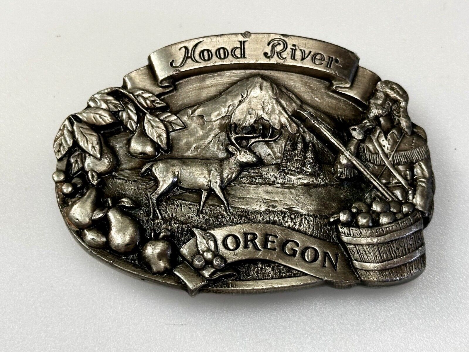 Mt. Hood River Valley Oregon Majestic Scenery Vtg 1981 Commemorative Belt Buckle