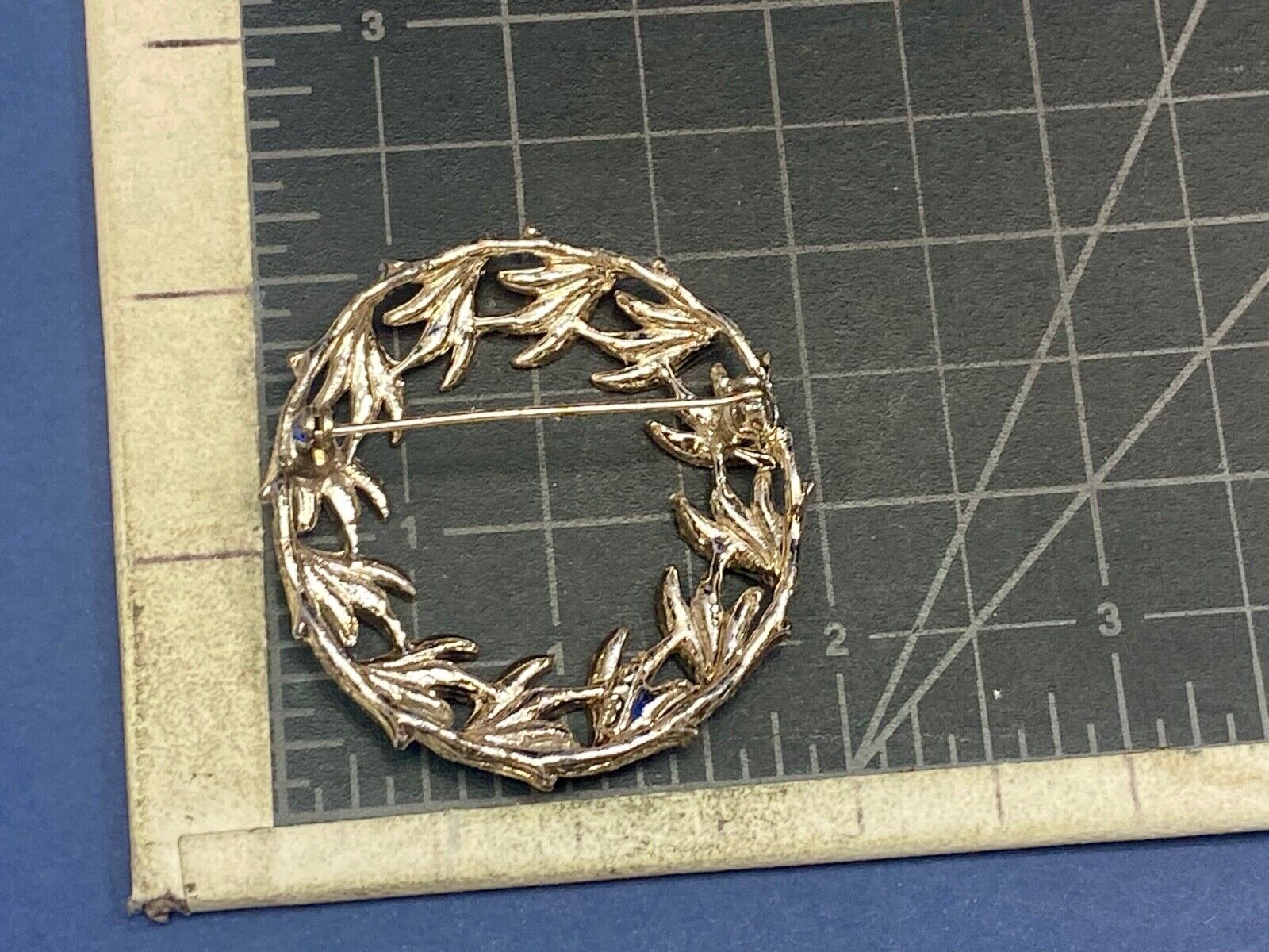 Art Deco Style Leaves Leaf Wreath Round Vintage Brooch Pin Signed Gerry's