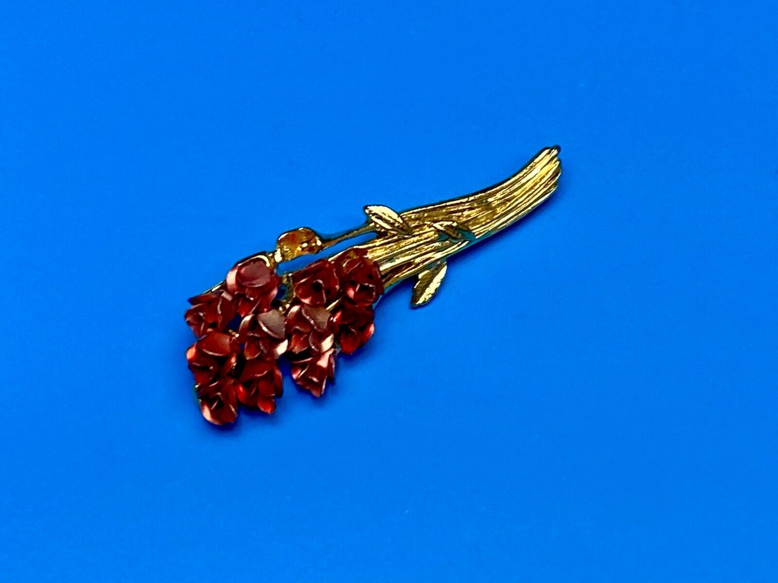 Vintage Danbury Mint For Avon Red Rose Bouquet Brooch DM 97 Gold Plated Broach