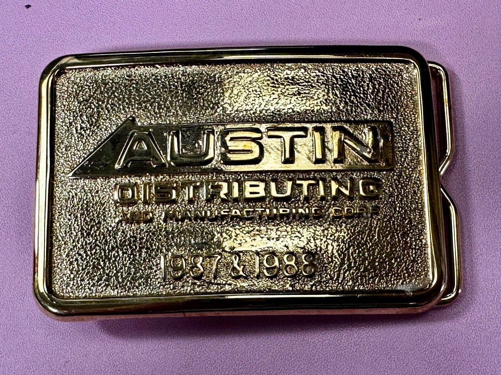Austin Texas Distributing and Manufacturing 1987 - 1988 Gold Tone Belt Buckle