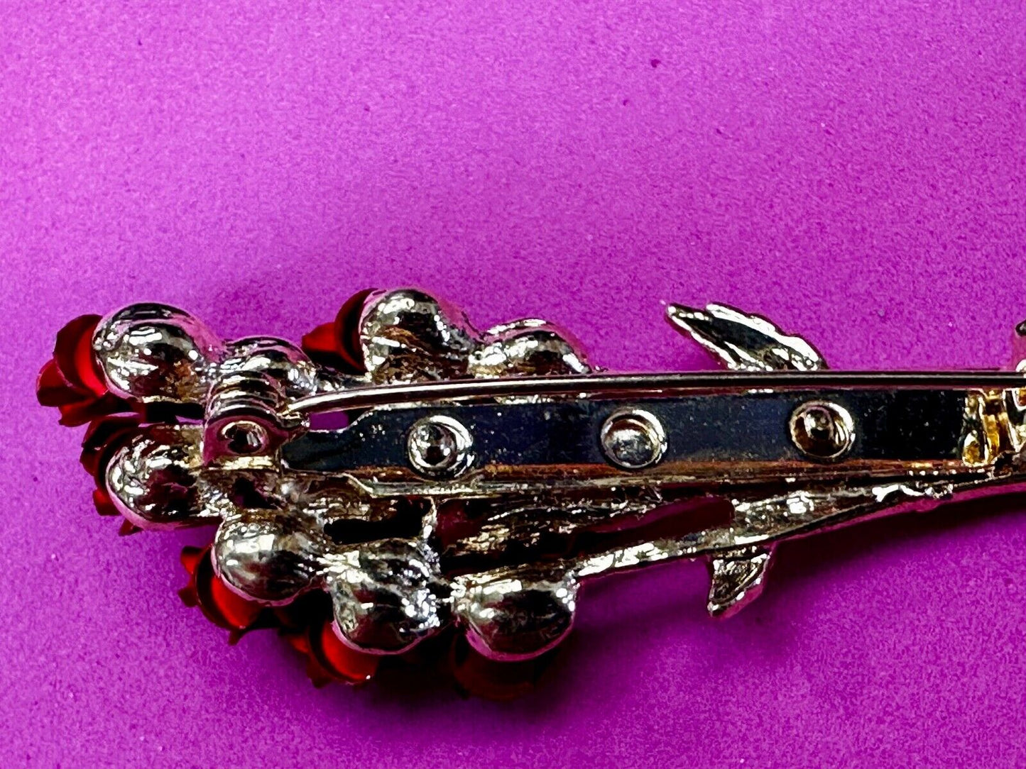 Valentines Day Gift! Red Roses Bouquet Gold Tone Brooch Pin Vintage Signed DM 97
