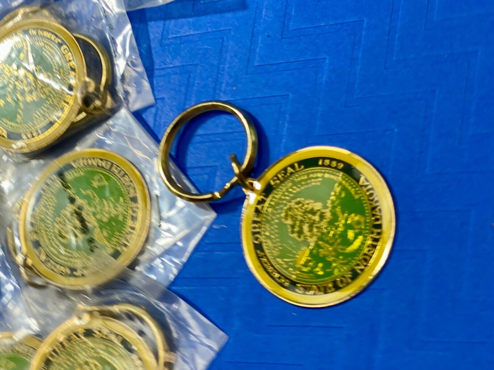 10 Lot  - The Great State Seal of North Dakota Keychain Key Ring Chain Resale