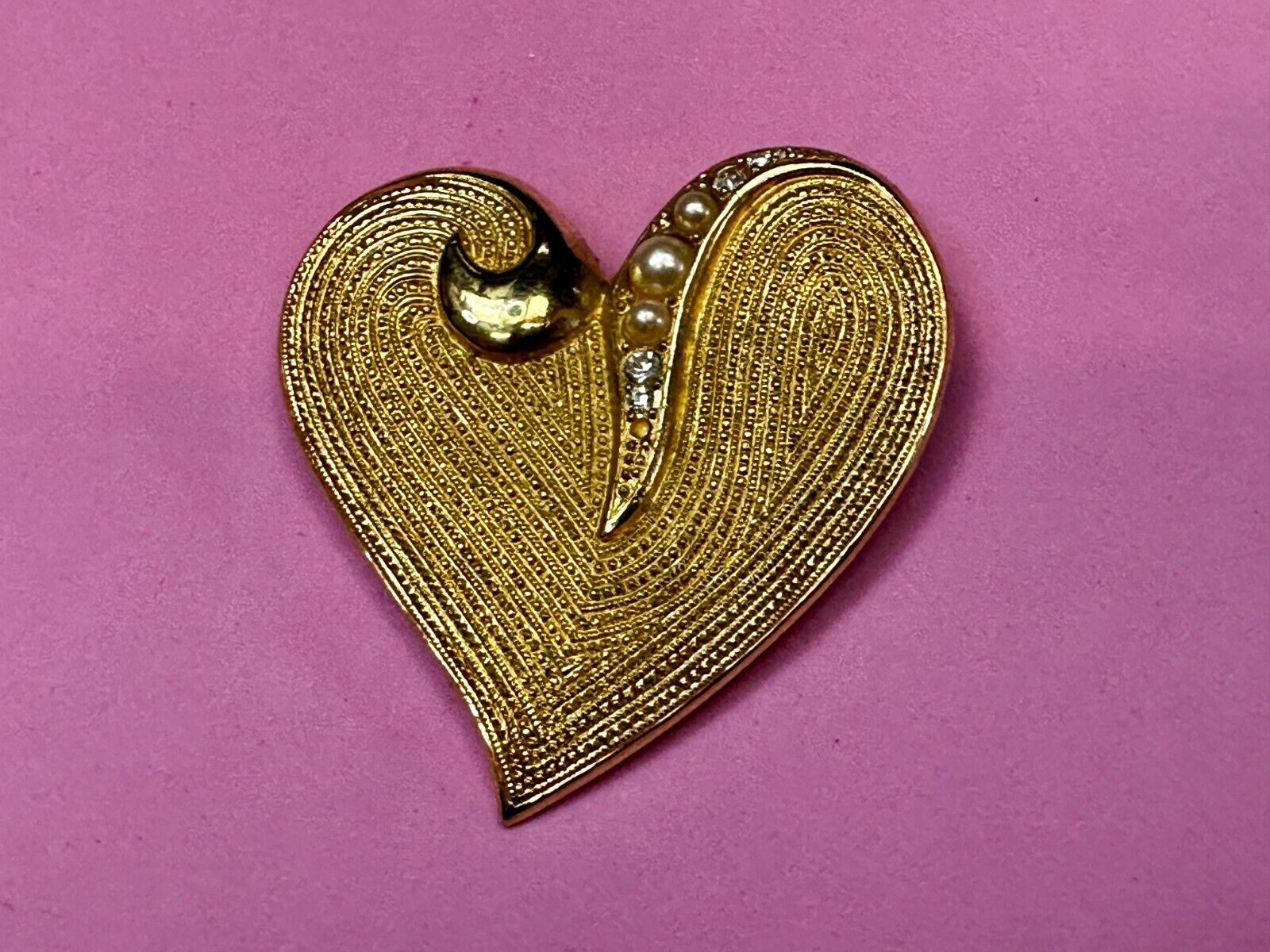 Textured Heart Rhinestones Pearl Brooch by Venue USA - Pin Missing Rhinestone
