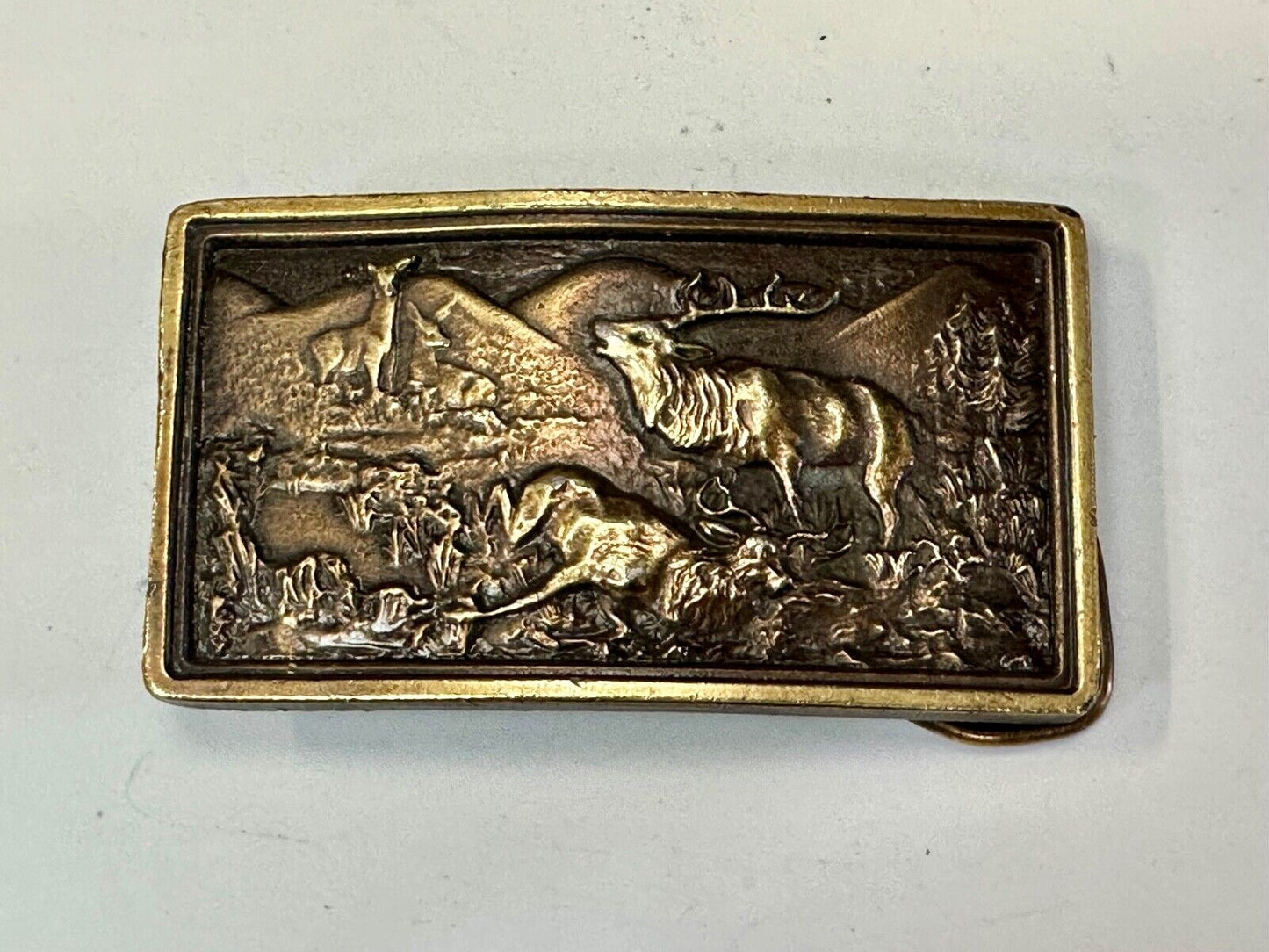 1977 MOOSE AND FALLEN ELK VINTAGE HUNTING THEME BERGAMOT BELT BUCKLE