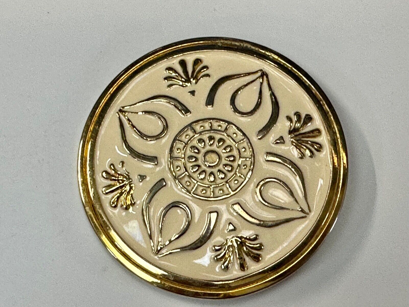 Vintage Gold tone Round Motion East belt buckle / Scarf Slide