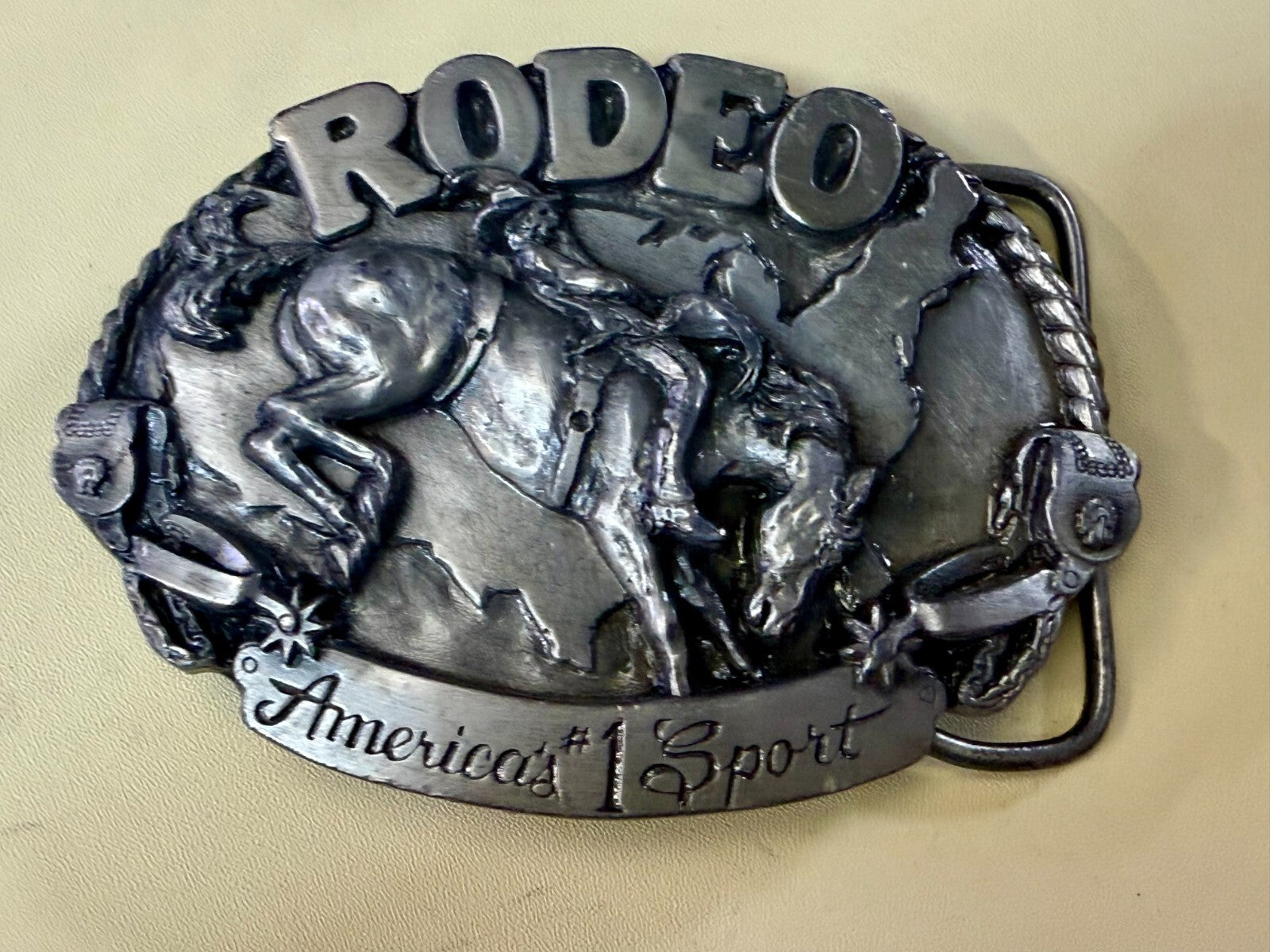America's #1 Sports Rodeo Cowboy Bronc Rider Vintage 1983 Siskiyou Belt Buckle