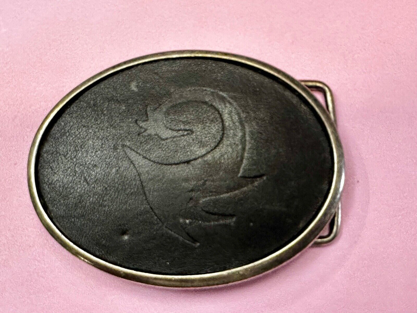 Unknown to me Animal Emblem Logo? Black Faux? leather Silver Tone Belt Buckle