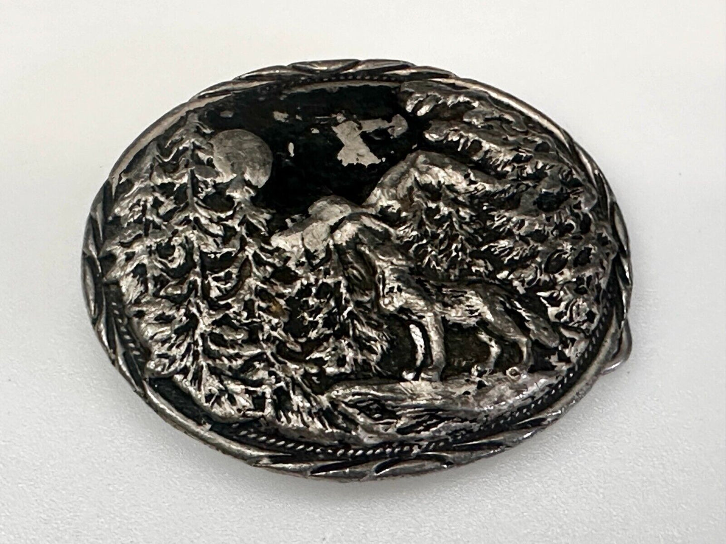 Alaska Wolf Howling at the Moon Vintage SSI Diamond Cut Belt Buckle Handmade USA