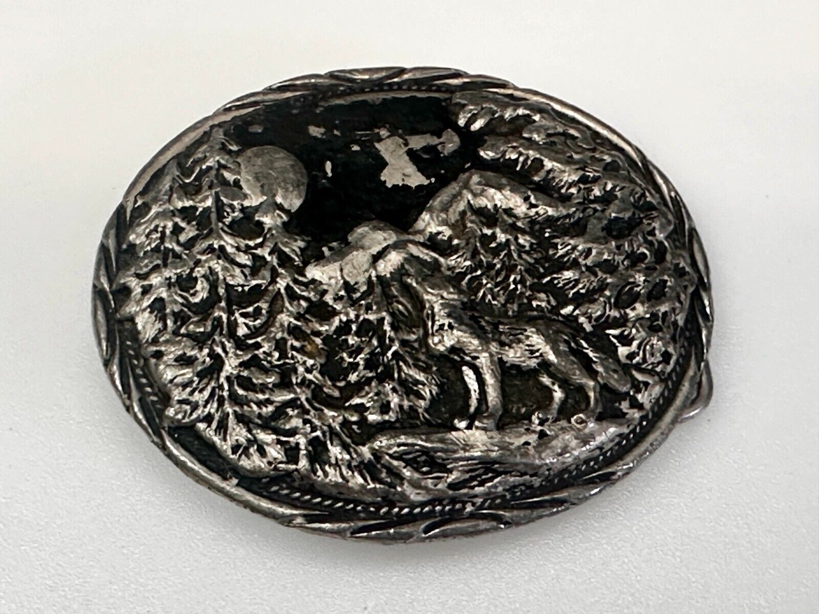 Alaska Wolf Howling at the Moon Vintage SSI Diamond Cut Belt Buckle Handmade USA