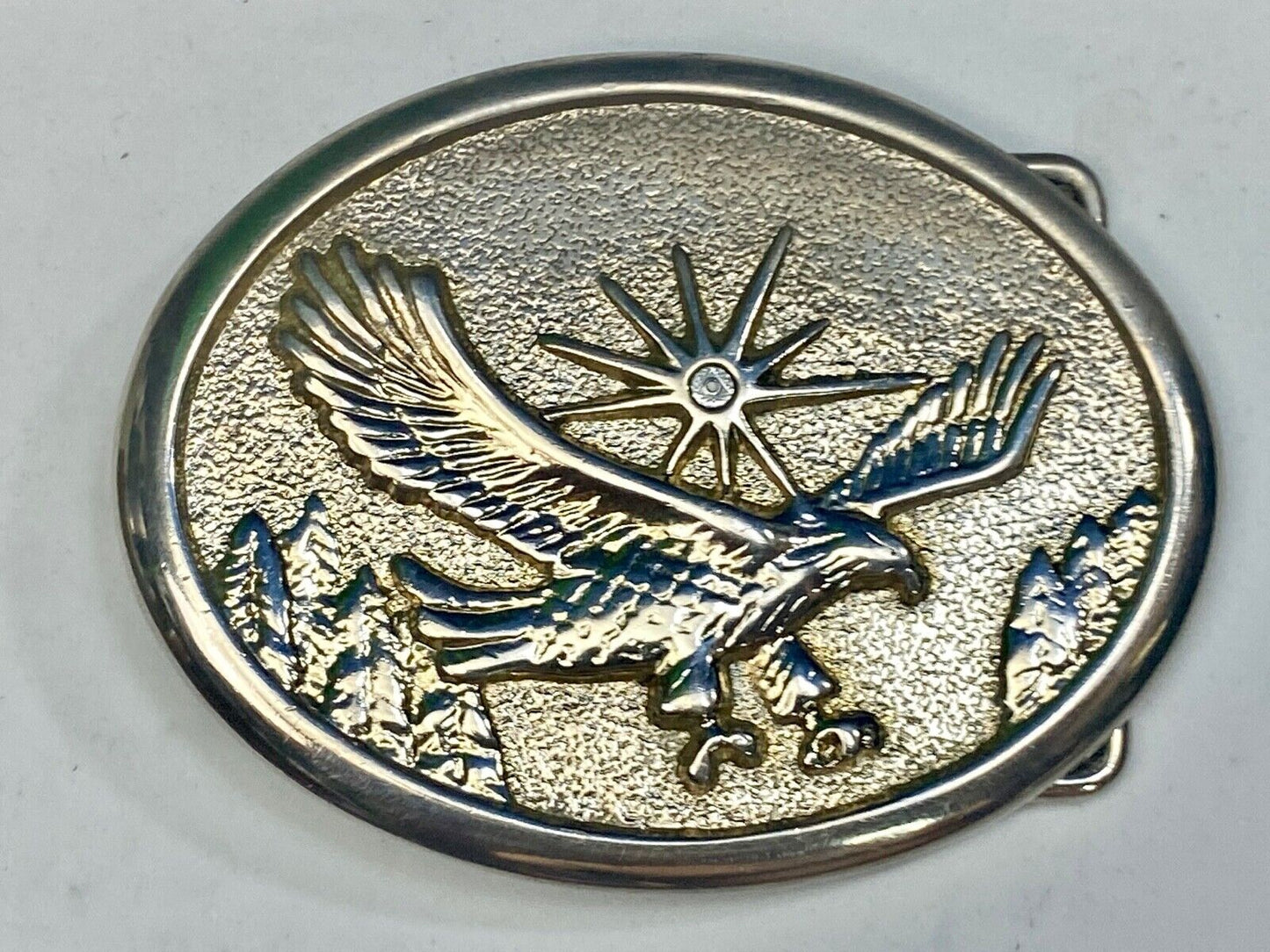 American Eagle Flying wings wide with star sun burst! USA belt buckle 