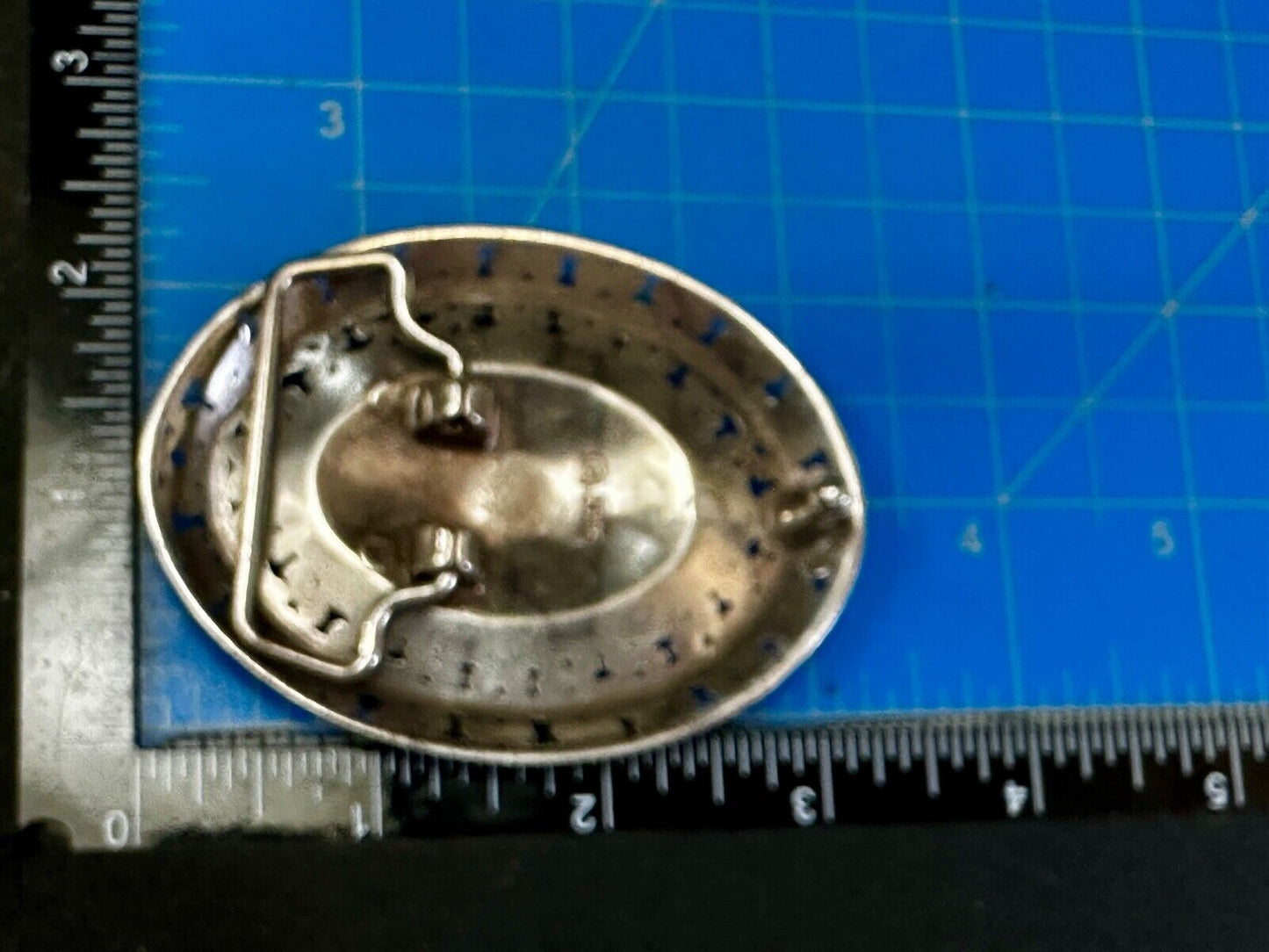 Unique silver color see through oval ornate Belt Buckle