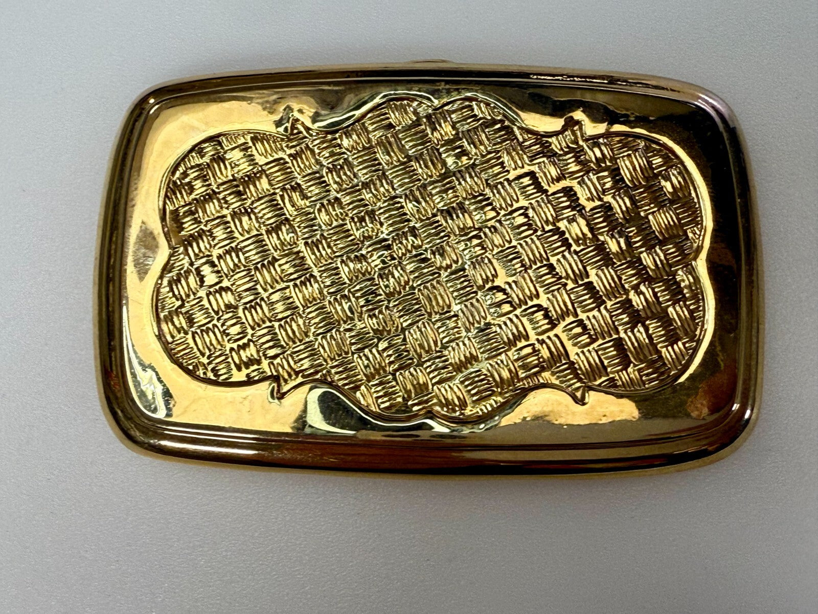 Basket Weave Mesh Pattern on Gold Color Western Style Belt Buckle