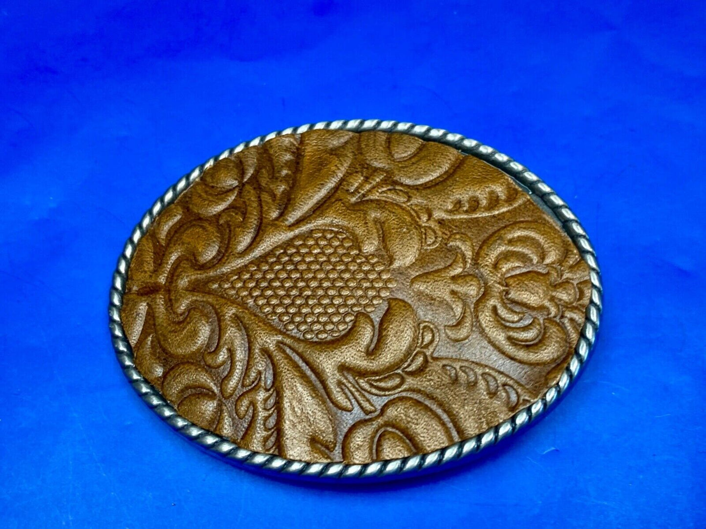 Vintage Ivan Western Brown Leather Theme Wallpaper Pattern Oval Belt Buckle