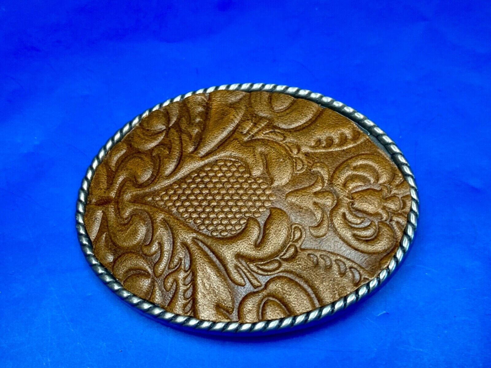 Vintage Ivan Western Brown Leather Theme Wallpaper Pattern Oval Belt Buckle