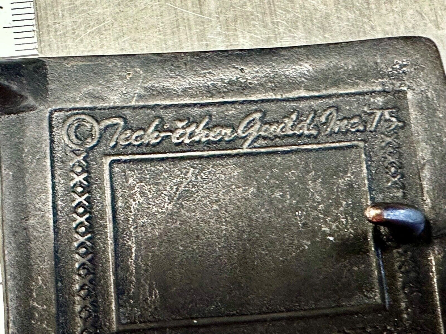 TWO HORSES TECH-ETHER GUILD Vintage art Horse lovers belt buckle