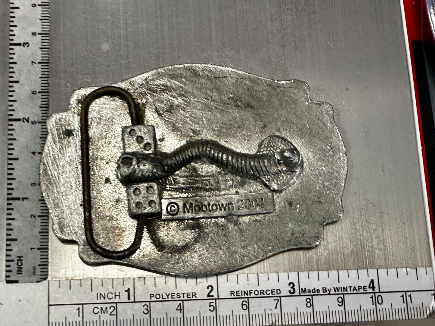 Two Guns Revolver Pistol Western Mobtown 2004 Silver Tone Belt Buckle