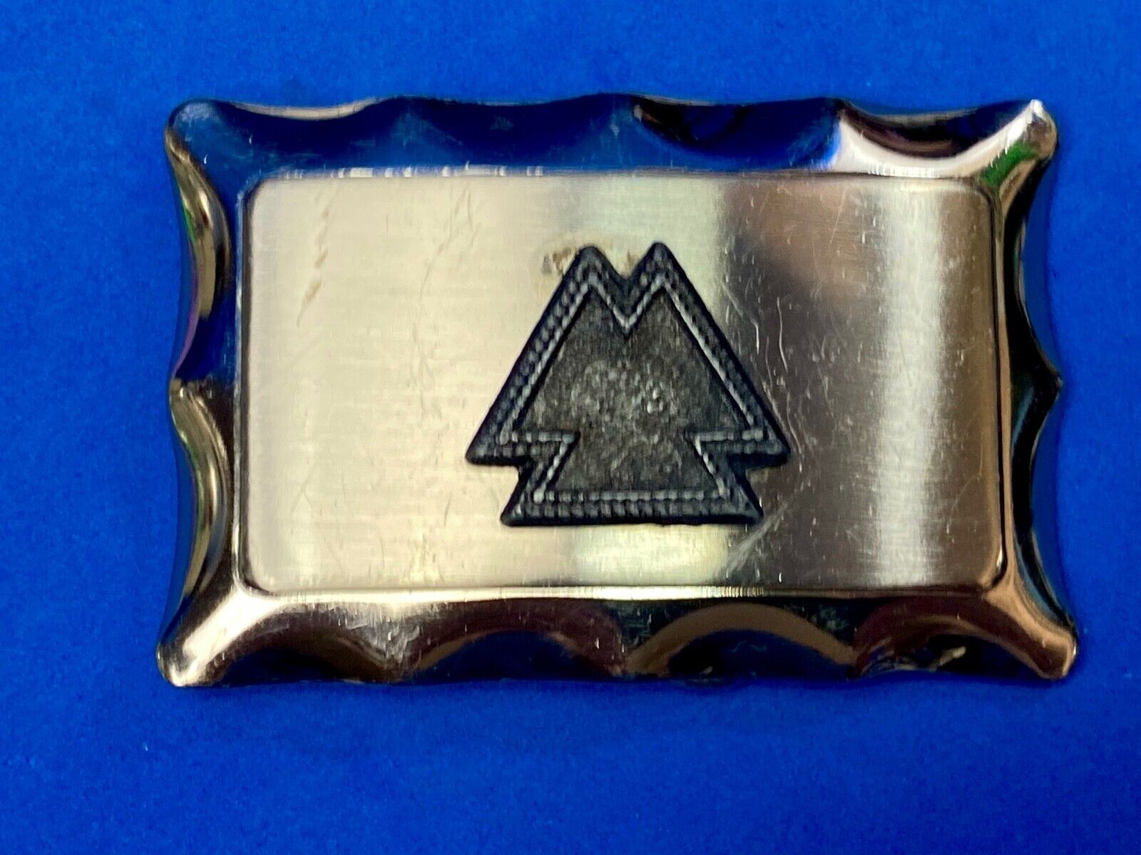 Two arrow symbol vintage western belt buckle 