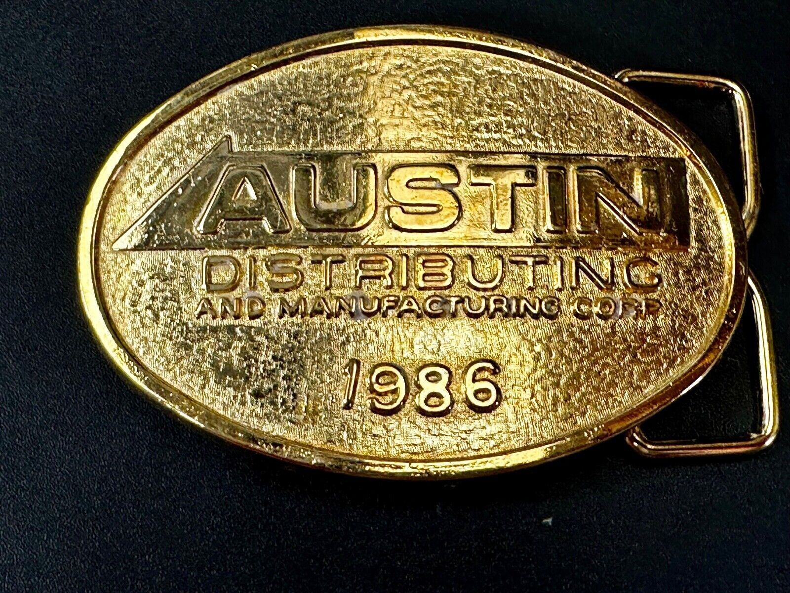 Austin Distributing and Manufacturing Corp VTG 1986 Advertisement RJ Belt Buckle