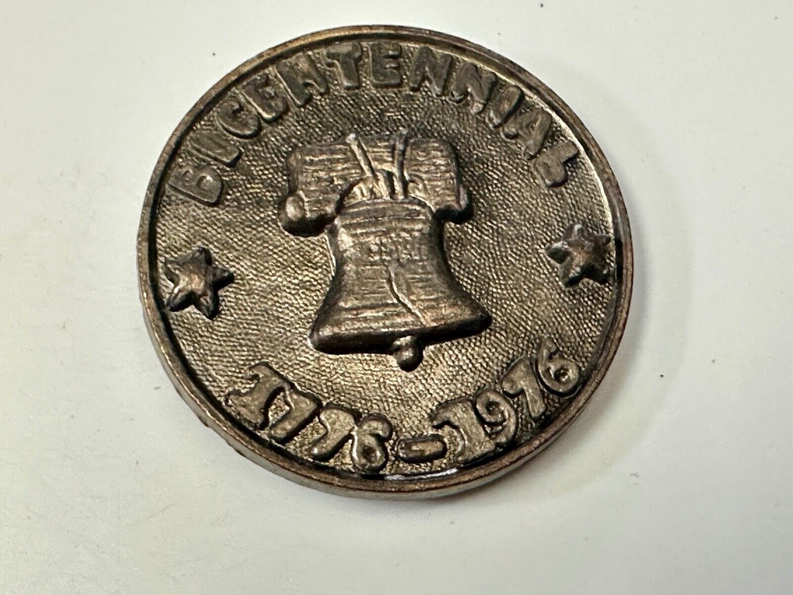 Vintage Liberty Bell Bicentennial 1976 round belt buckle