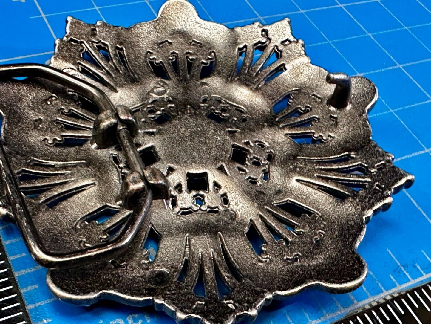 Victorian Style Beautiful Flower Shaped Rhinestone Accented Ladies Belt Buckle