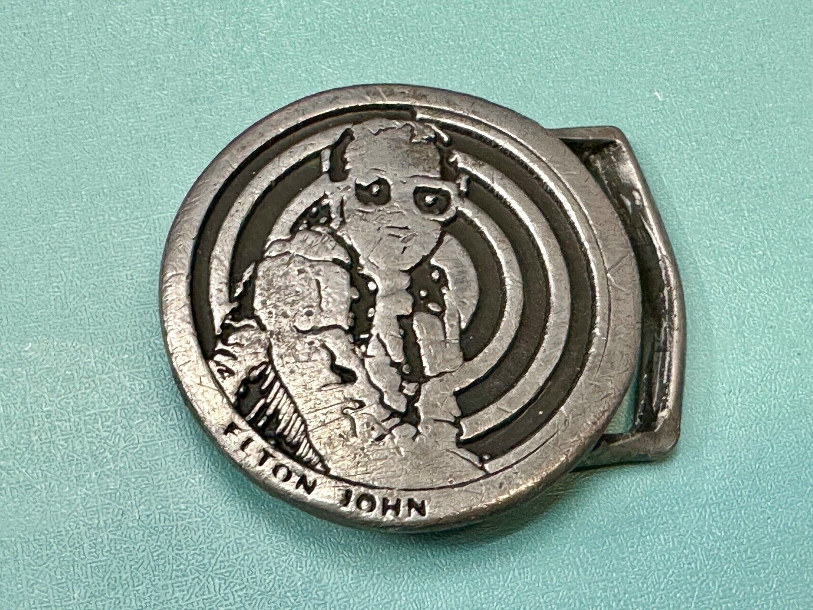 ***ELTON JOHN*** MUSIC SOUVENIR 1970's VINTAGE COMMEMORATIVE BELT BUCKLE