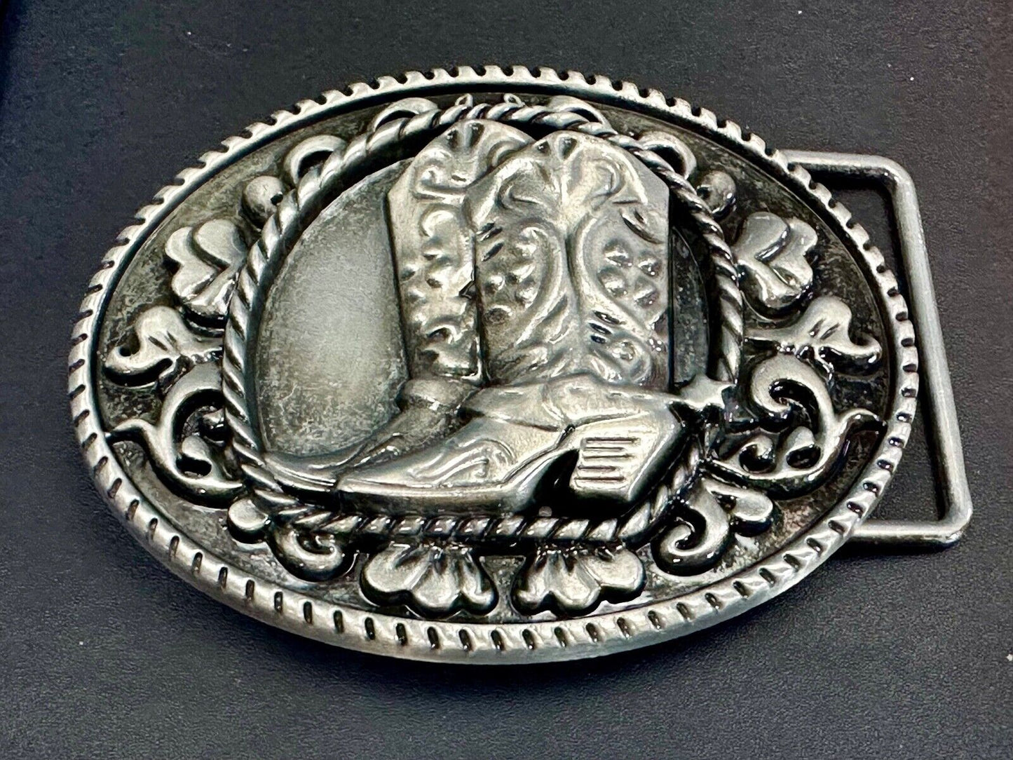 Western Cowboy Boots Belt Buckle with ornate flower swirl and rope boarder
