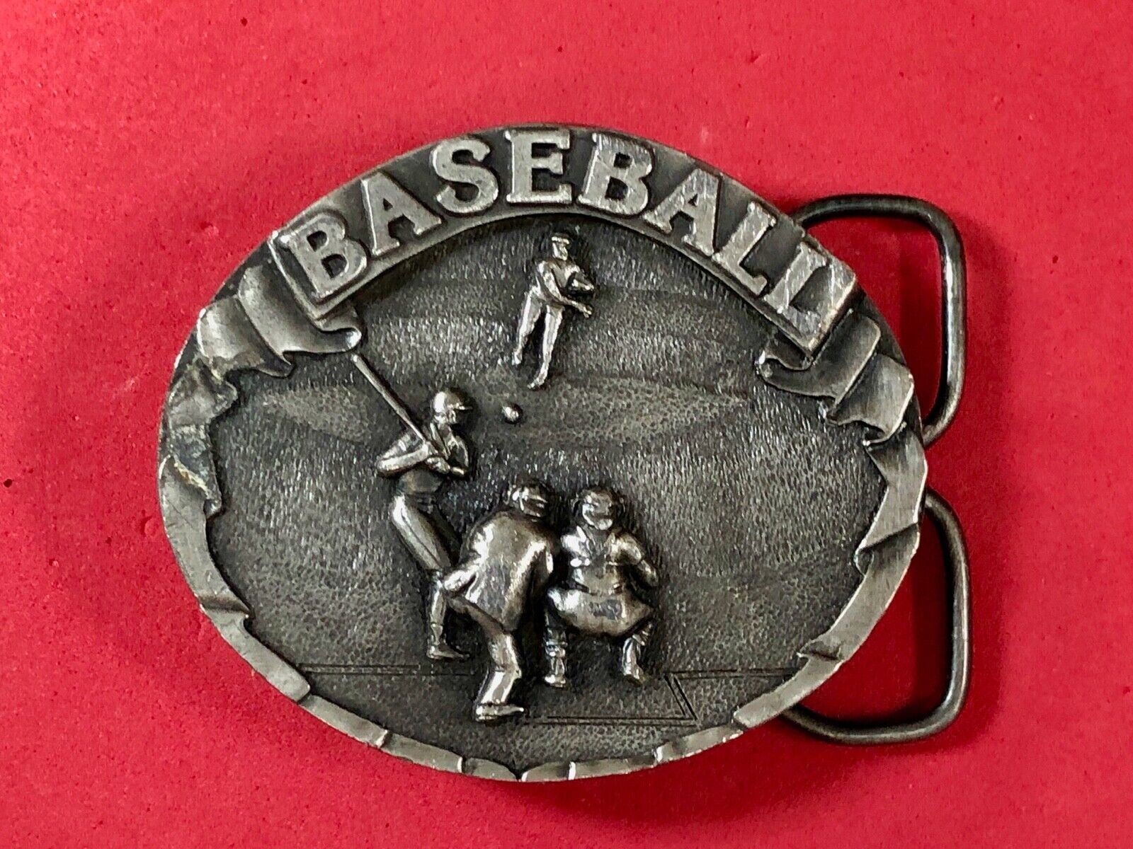 1977 Bergamot 0-65 belt buckle tribute to Americas baseball Batter Up! O-85