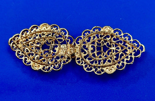 2 Pc interlocking Ribbon Filigree Open Cut-Out Gold Tone Small Belt Buckle