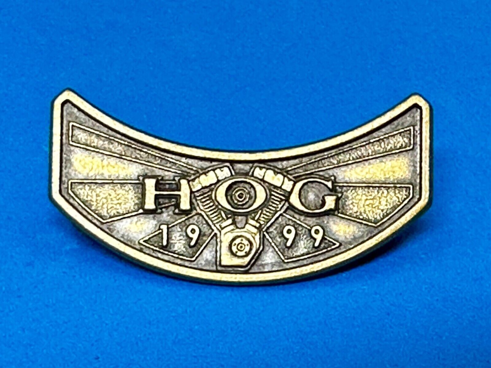 1999 Harley Davidson Owners Group HOG Pin for Jacket or Vest