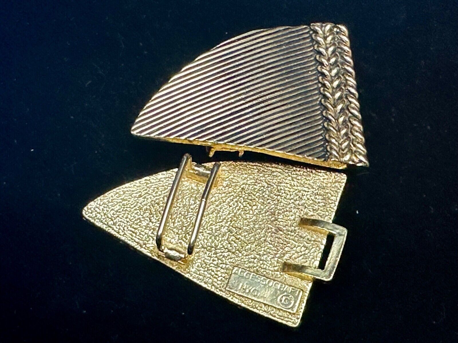 Two piece Leaf Theme Interlocking gold color belt buckle by Accessocraft NYC