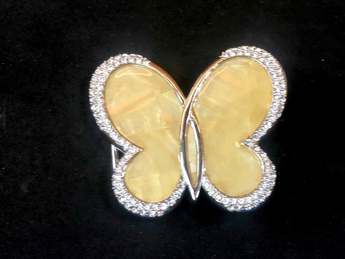 Adorable yellow figural Women's butterfly Belt Buckle w/ rhinestone accents