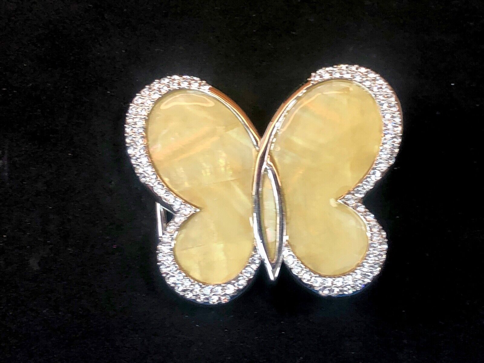 Adorable yellow figural Women's butterfly Belt Buckle w/ rhinestone accents
