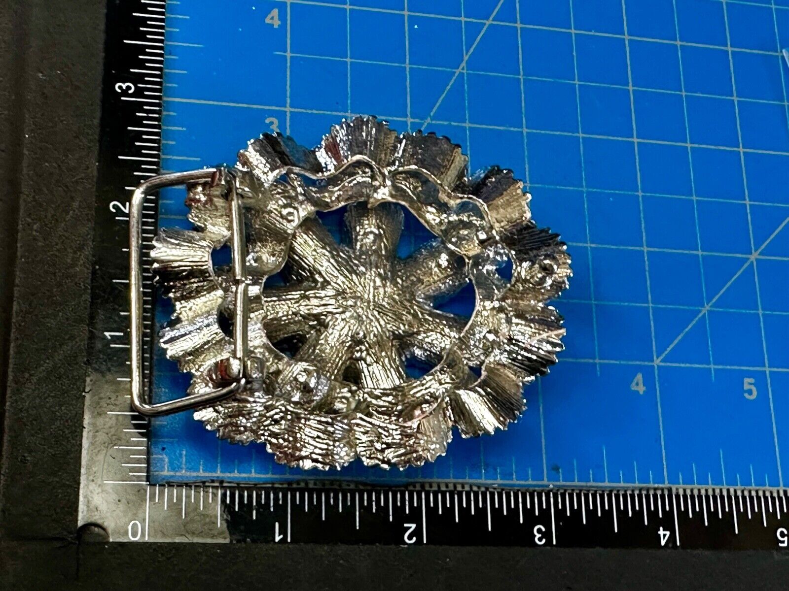 Unique Pink White Colored Flower 3D Pattern Rhinestone Accented Belt Buckle
